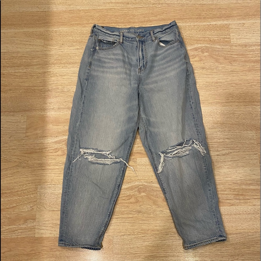 American Eagle mom jeans